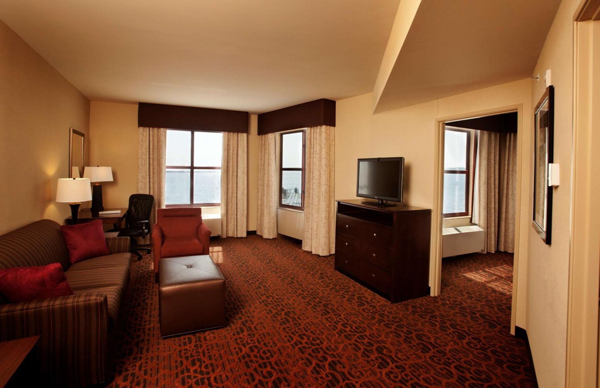 Hampton Inn Marquette-Waterfront Exterior foto